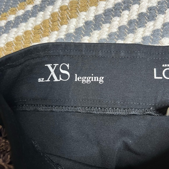 Ann Taylor Loft XS black leggings C5-21 - Picture 3 of 8
